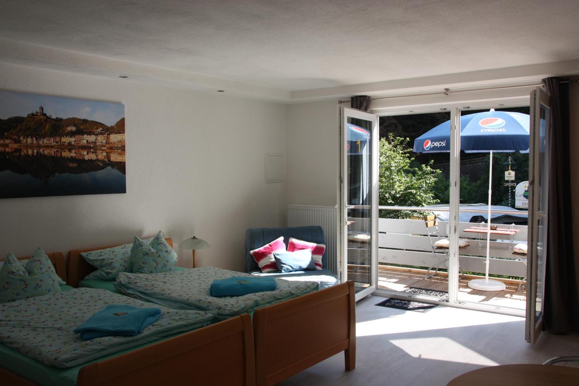 Pension Camping Schausten โคเคห์ม ภายนอก รูปภาพ